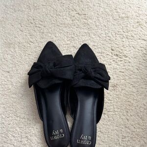 Crown & Ivy Women's Black Bow Mules